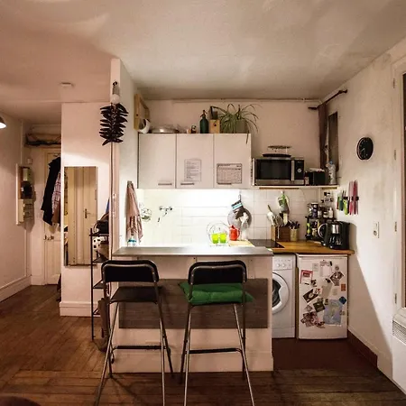 Cozy And Bright Apartment In Paris
